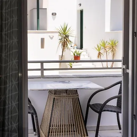 Flora (adults Only) 2* Naxos City