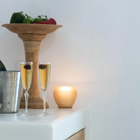 Flora (adults Only) 2* Naxos City