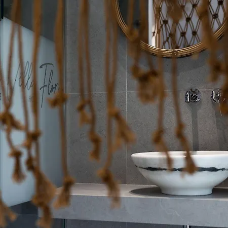 Flora (adults Only) 2* Naxos City