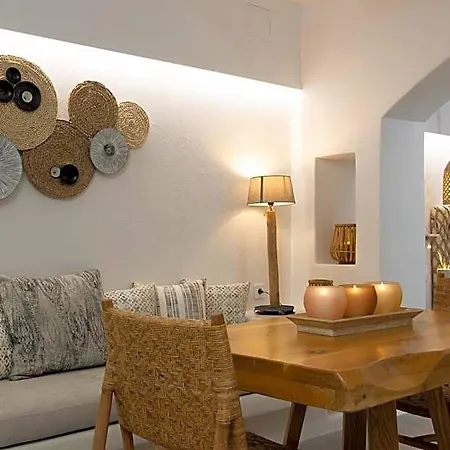 Flora (adults Only) 2* Naxos City