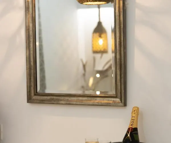 Flora (adults Only) 2*