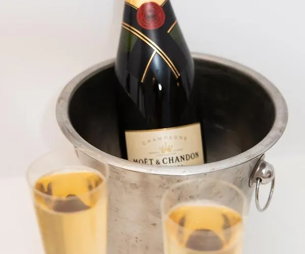 Flora (adults Only) 2*