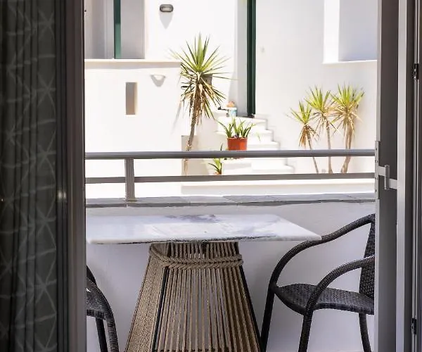 Flora (adults Only) 2* Naxos City