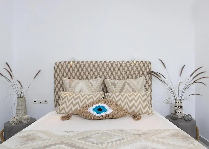 Flora (adults Only) 2* Naxos City