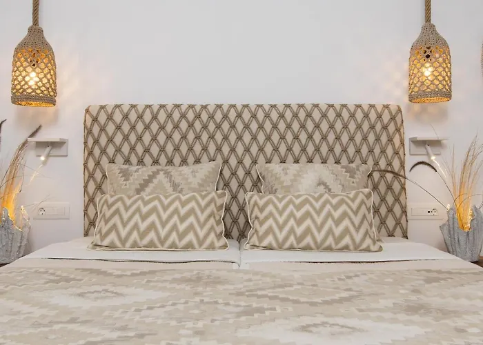 Отель Flora (adults Only) 2*