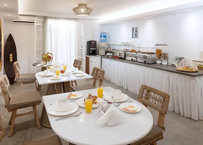 Otel Flora (adults Only) 2*