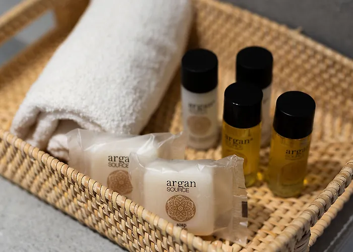 Отель Flora (adults Only) 2*