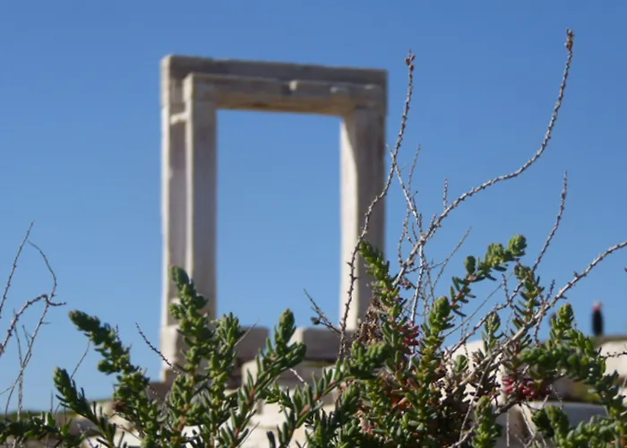 Flora (adults Only) Otel