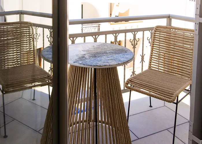 Flora (adults Only) 2* Naxos City