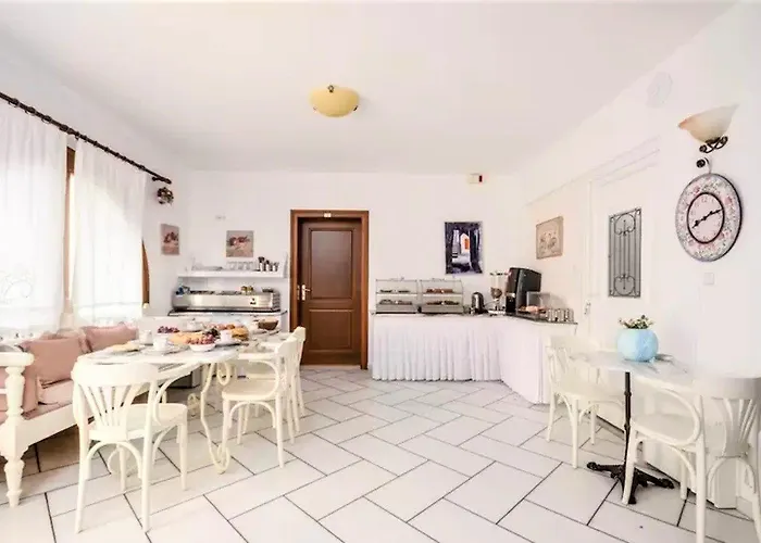 Flora (adults Only) 酒店 Naxos City