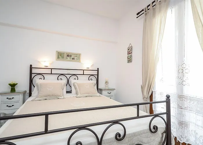 Flora (adults Only) 酒店 2*